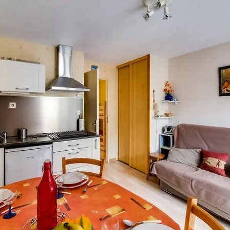 Apartment A Pour 6 Avec Balcon, Vue Montagne Et Parking - Fr-1-402-34