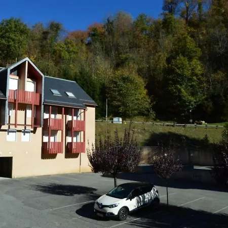 A Pour 6 Avec Balcon, Vue Montagne Et Parking *