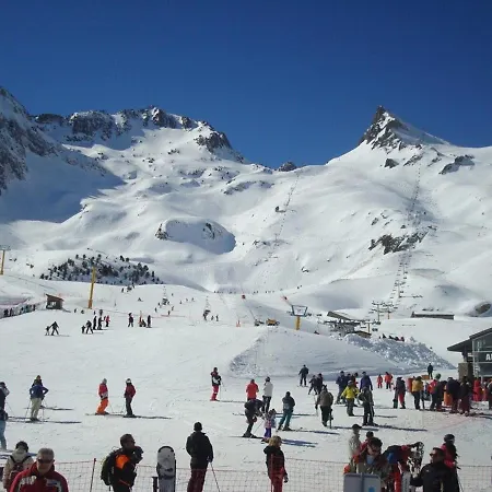 A Pour 6 Avec Balcon, Vue Montagne Et Parking - Fr-1-402-34 * Esquièze - Sère