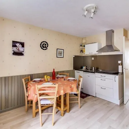 아파트 A Pour 6 Avec Balcon, Vue Montagne Et Parking - Fr-1-402-34 *