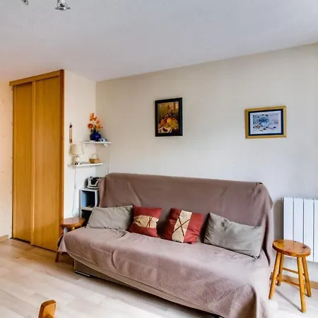 Apartment A Pour 6 Avec Balcon, Vue Montagne Et Parking - Fr-1-402-34 *
