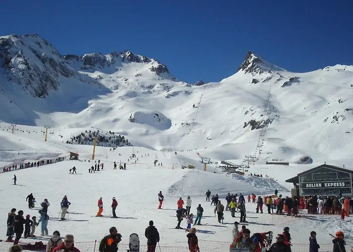 A Pour 6 Avec Balcon, Vue Montagne Et Parking - Fr-1-402-34 * Esquièze - Sère